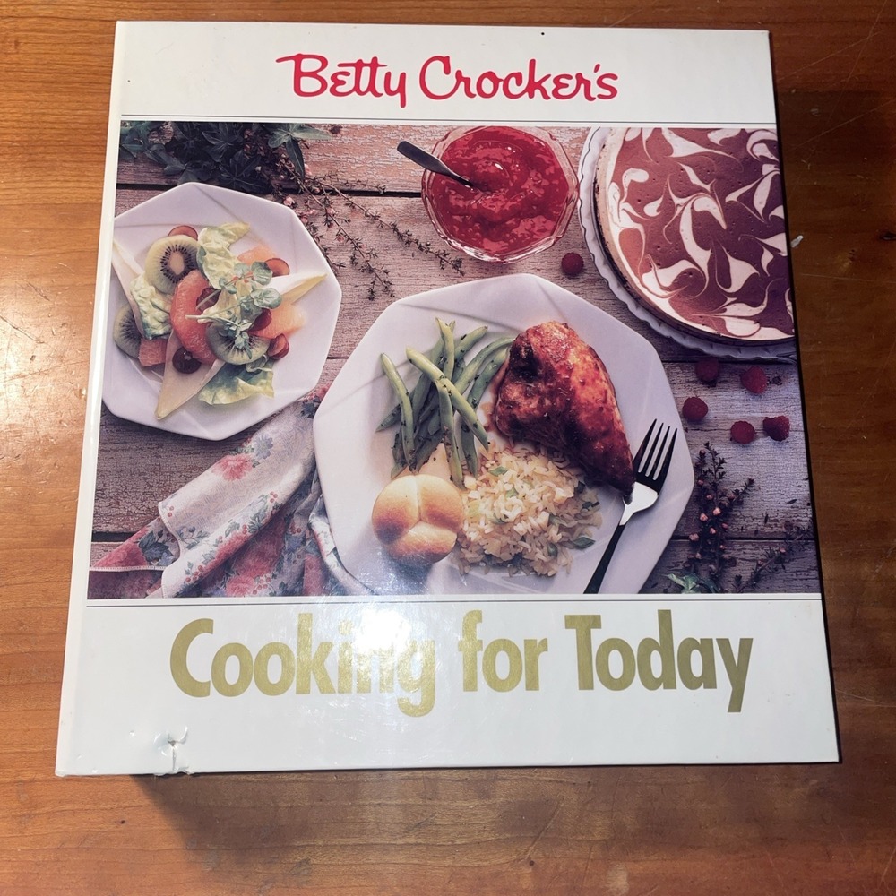 1992 Betty Crocker's Cooking For Today Indexed Heavy 5 Ring Binder Cookbook